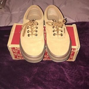 Suede/tobacco brown vans